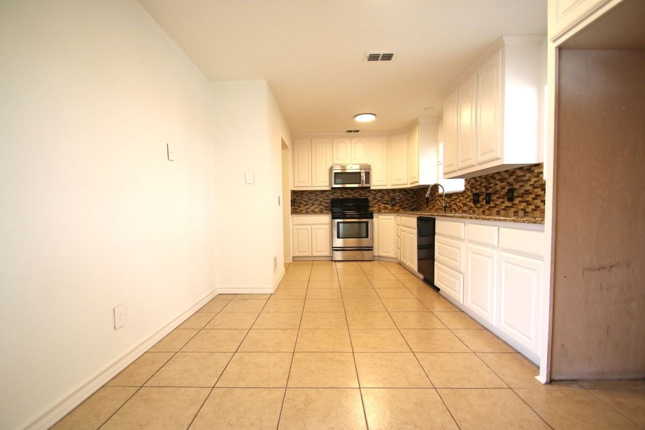 5036 Diaz Ave - Photo 6 of 31