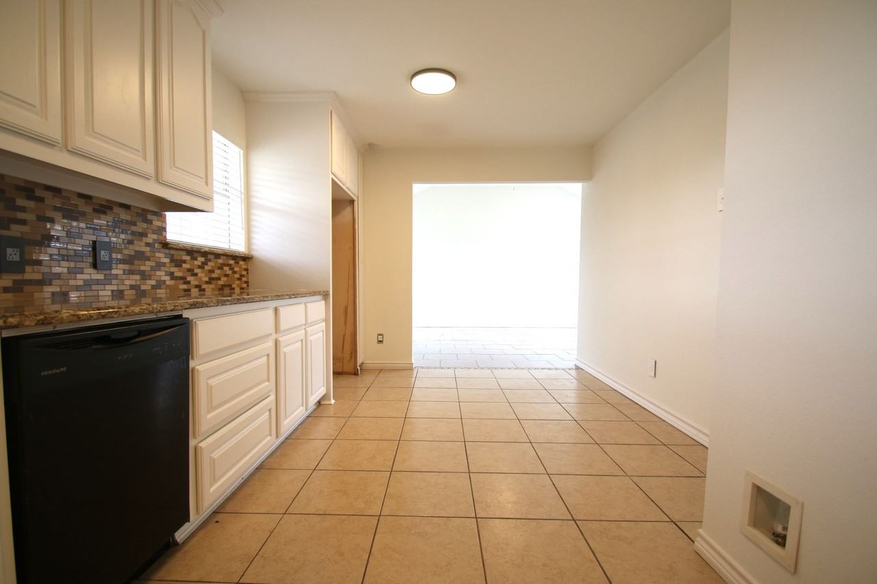 5036 Diaz Ave - Photo 3 of 31