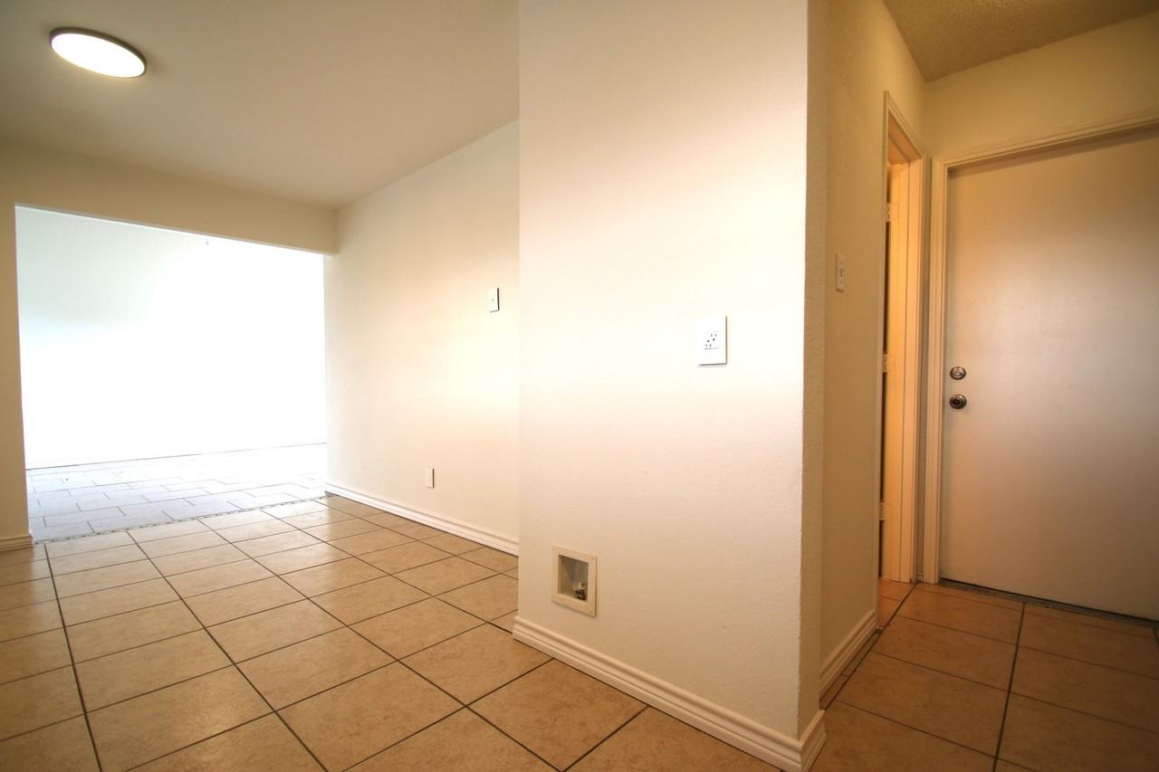 5036 Diaz Ave - Photo 7 of 31