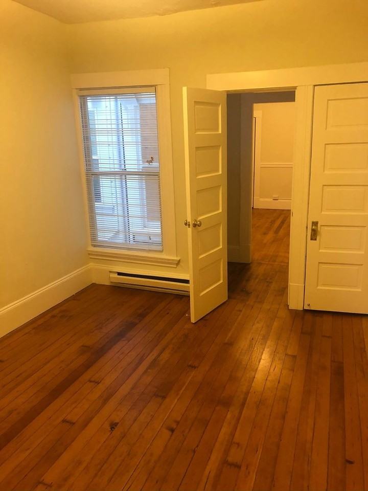 1329 Grove St - Photo 4 of 20