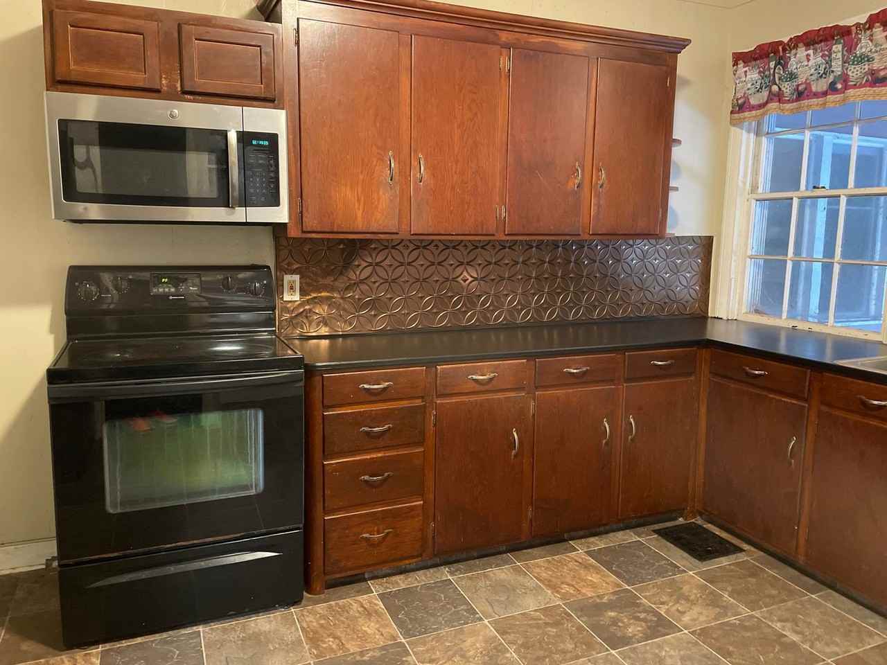 204 S High St - Photo 3 of 31