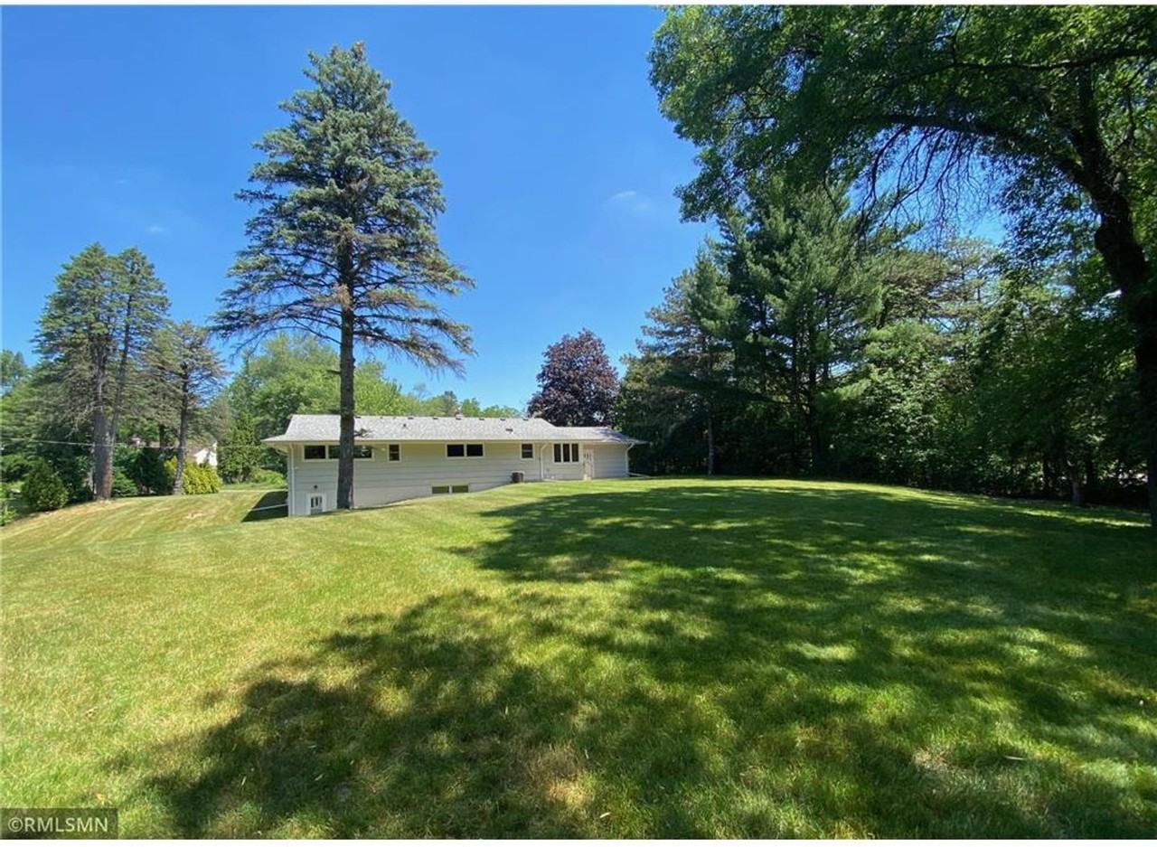 1366 Cummings Ln - Photo 3 of 20