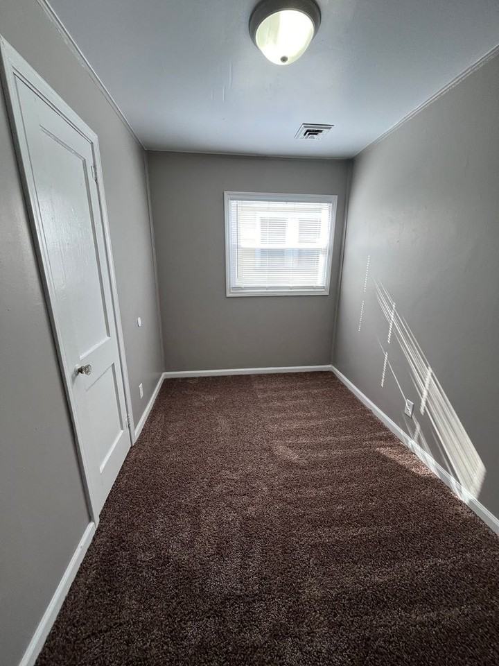 4029 Hanna St - Photo 7 of 11