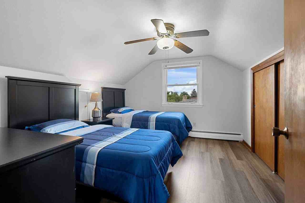 2234 S Oneida St - Photo 4 of 41