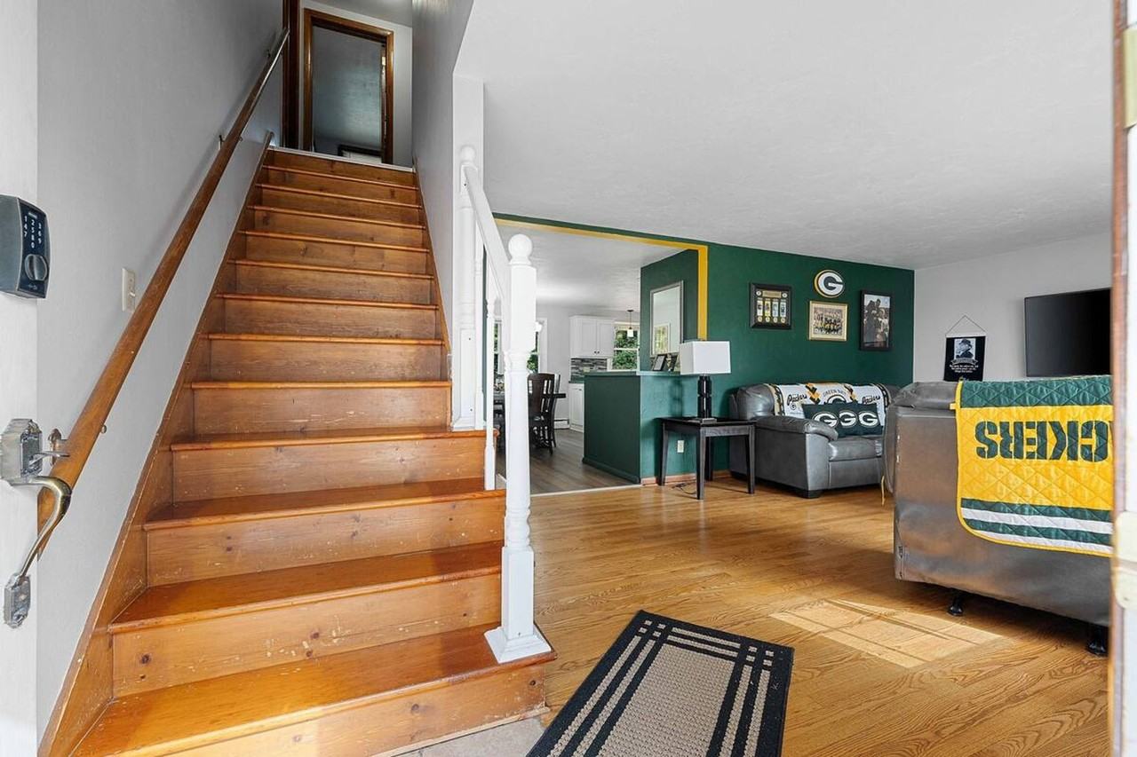 2234 S Oneida St - Photo 5 of 41