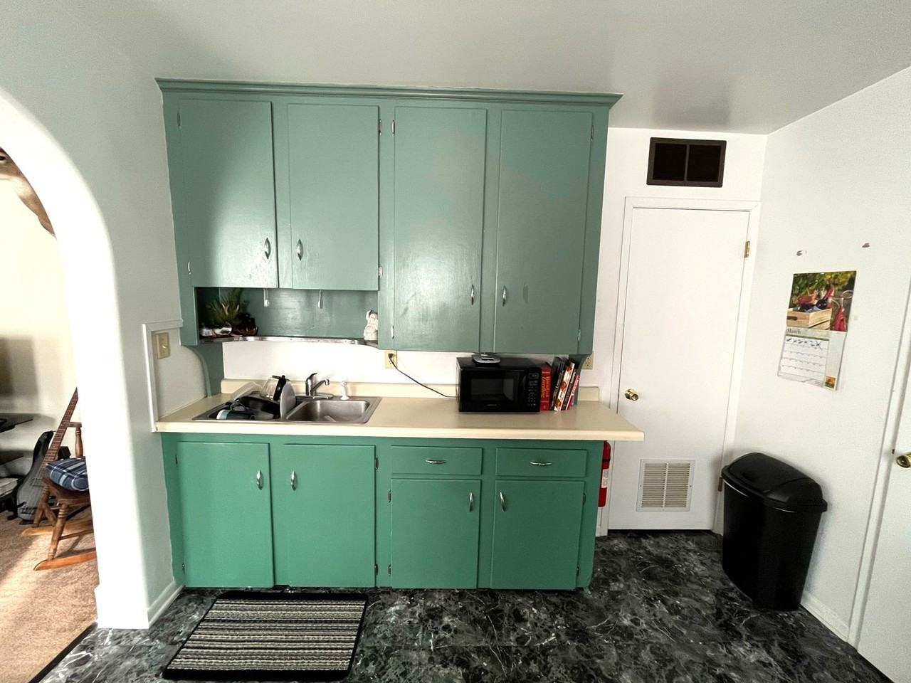 539 Germania St - Photo 2 of 6