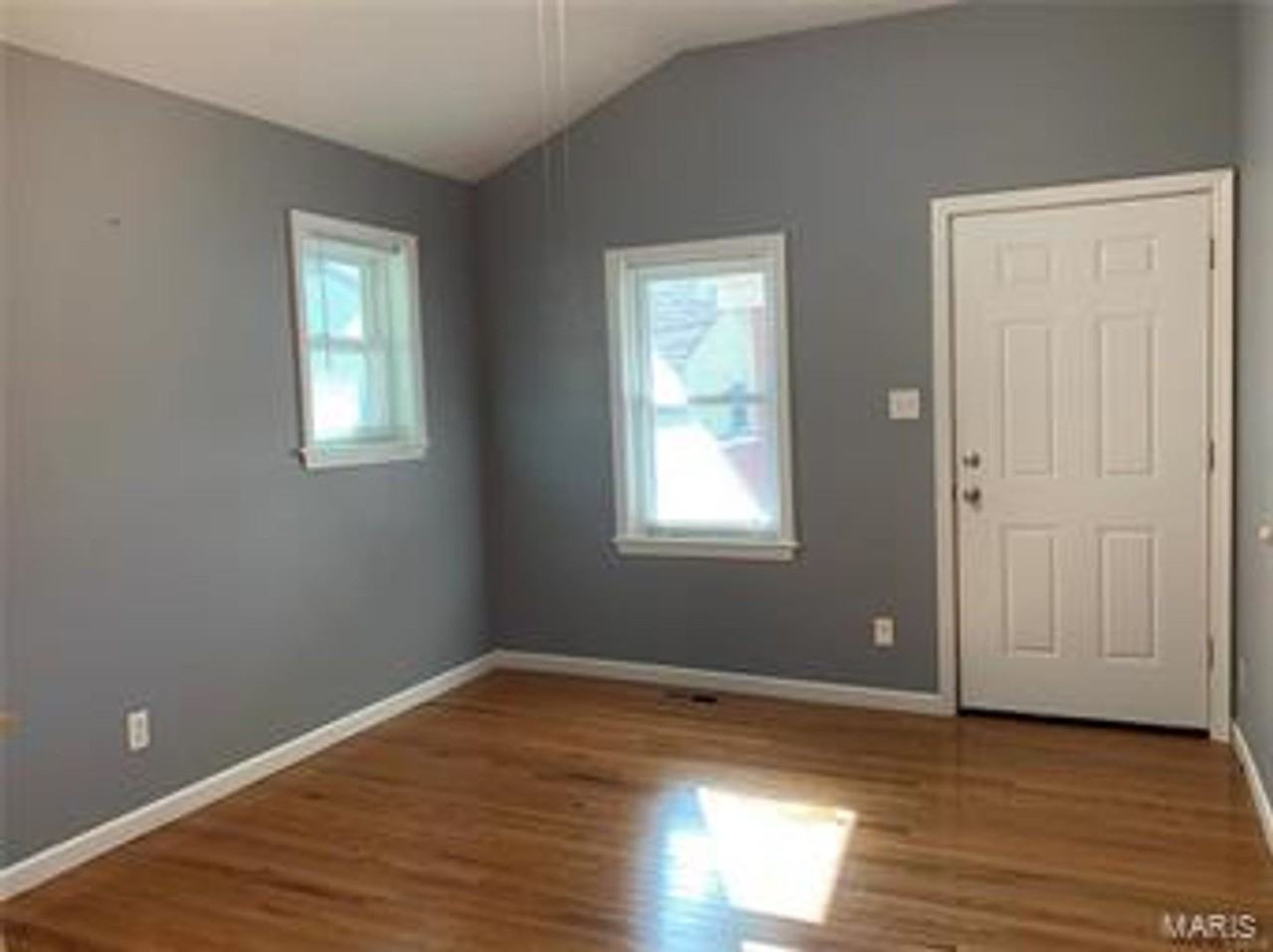 4406 Wabash Ave - Photo 3 of 18