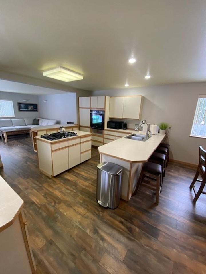 421 Pebble Beach Dr - Photo 2 of 11