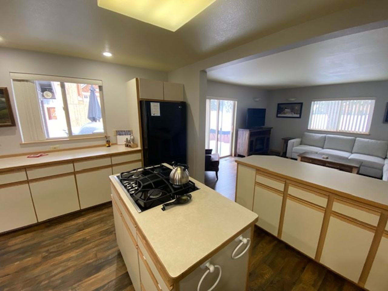 421 Pebble Beach Dr - Photo 3 of 11