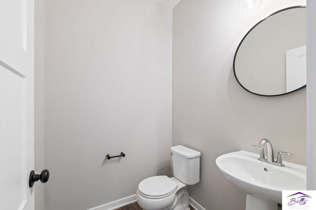 7816 S 195th St - Photo 3 of 32