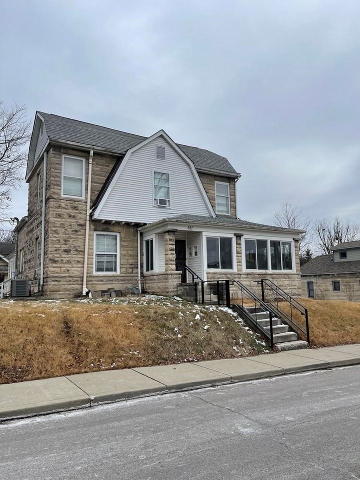 521 S Grant St - Photo 2 of 24