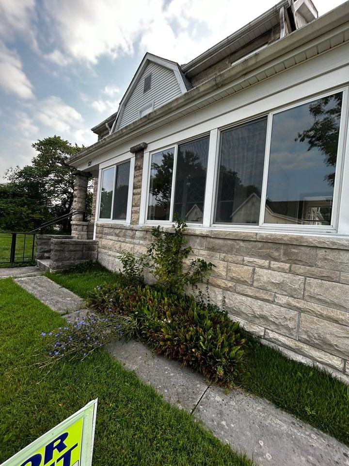 521 S Grant St - Photo 4 of 24