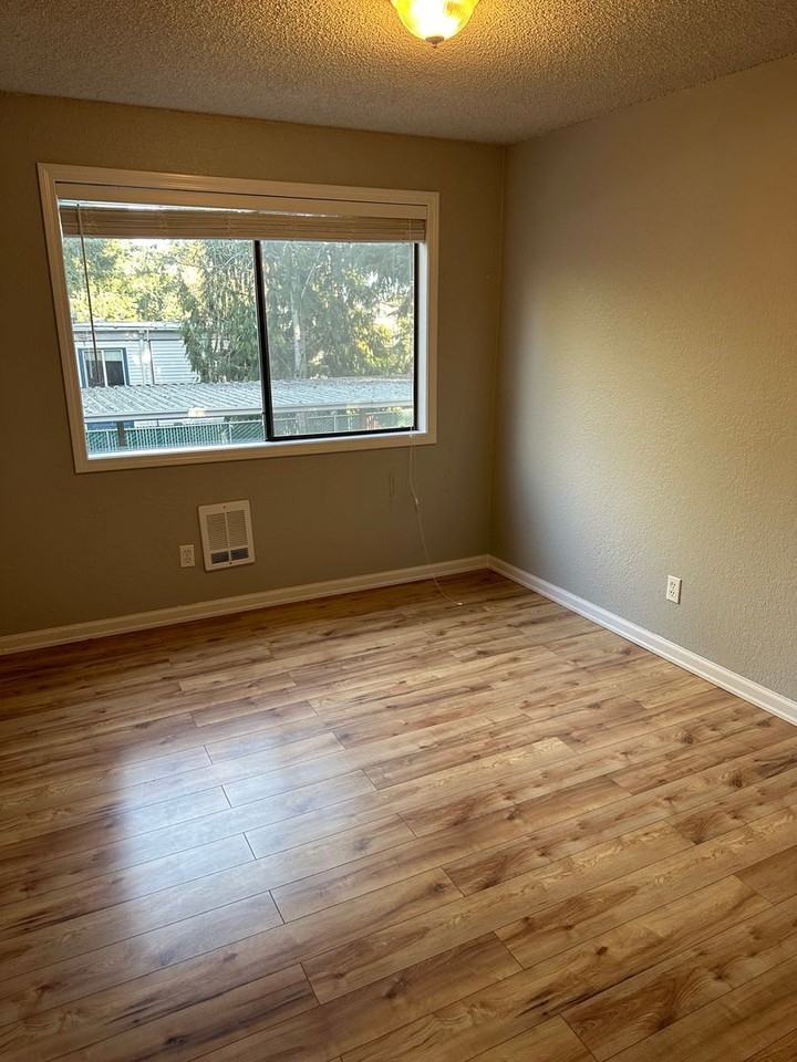 750 N 143rd St #117 - Photo 5 of 18