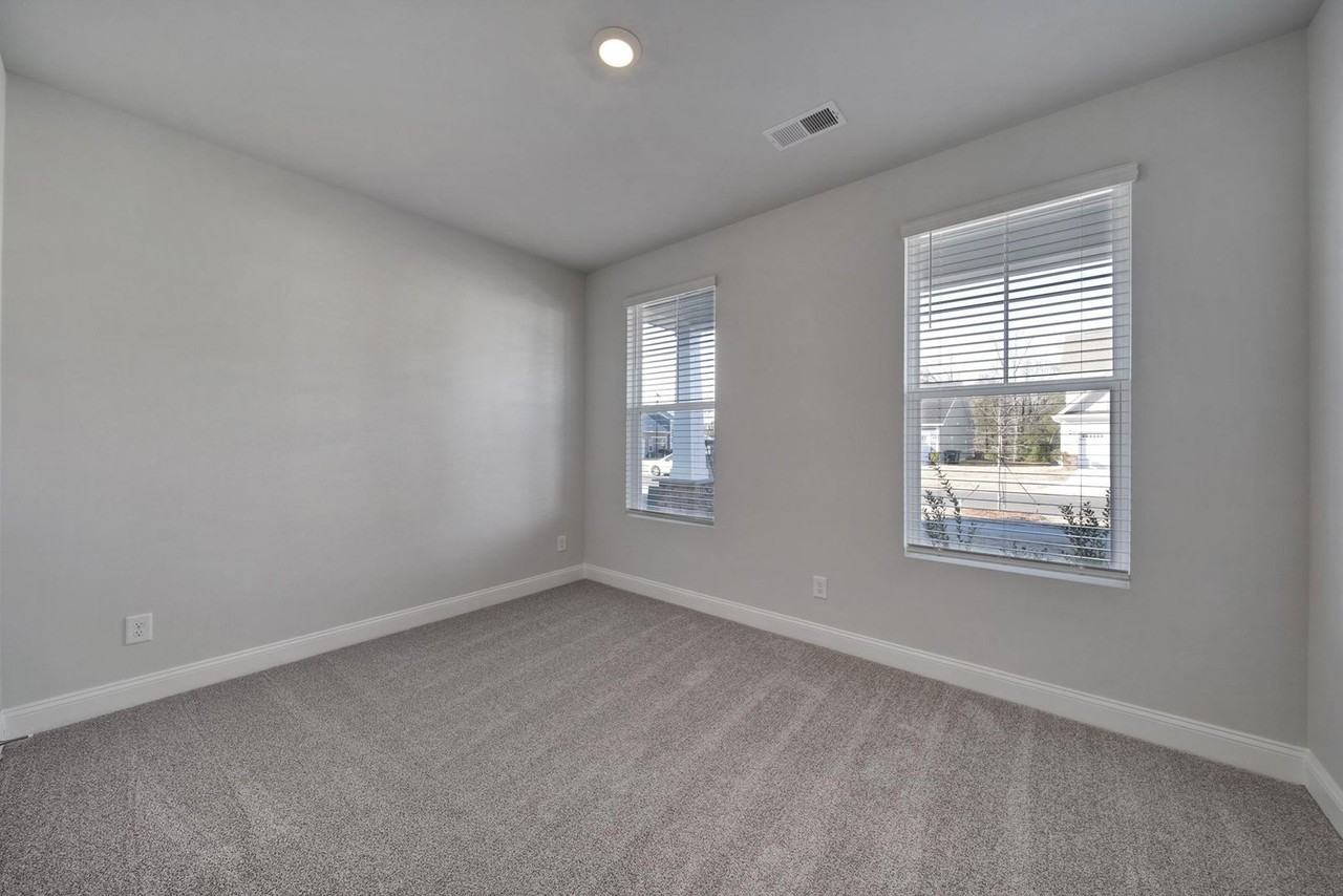 1112 Bradford Pear Rd - Photo 3 of 33