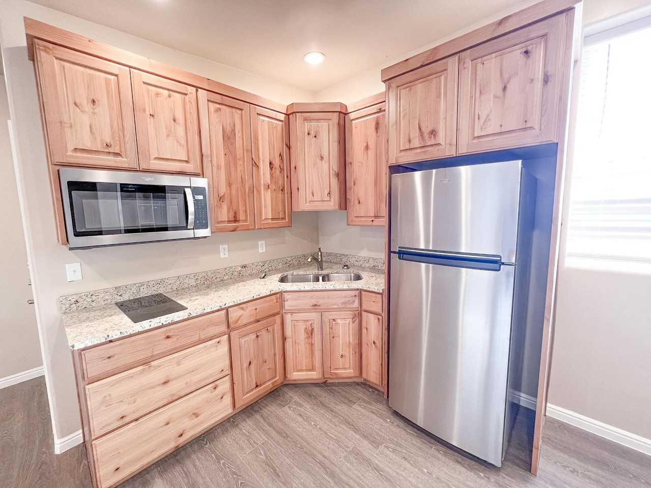 1060 Louis Street - Photo 2 of 5