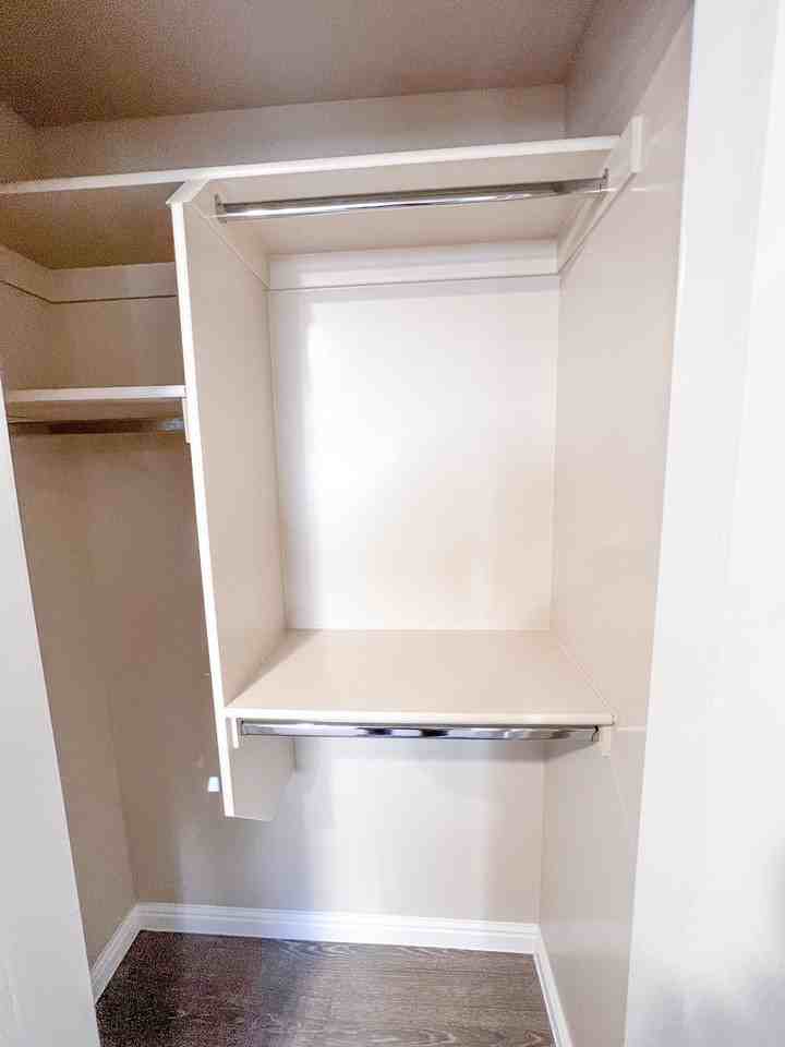 1060 N Louis St - Photo 5 of 6