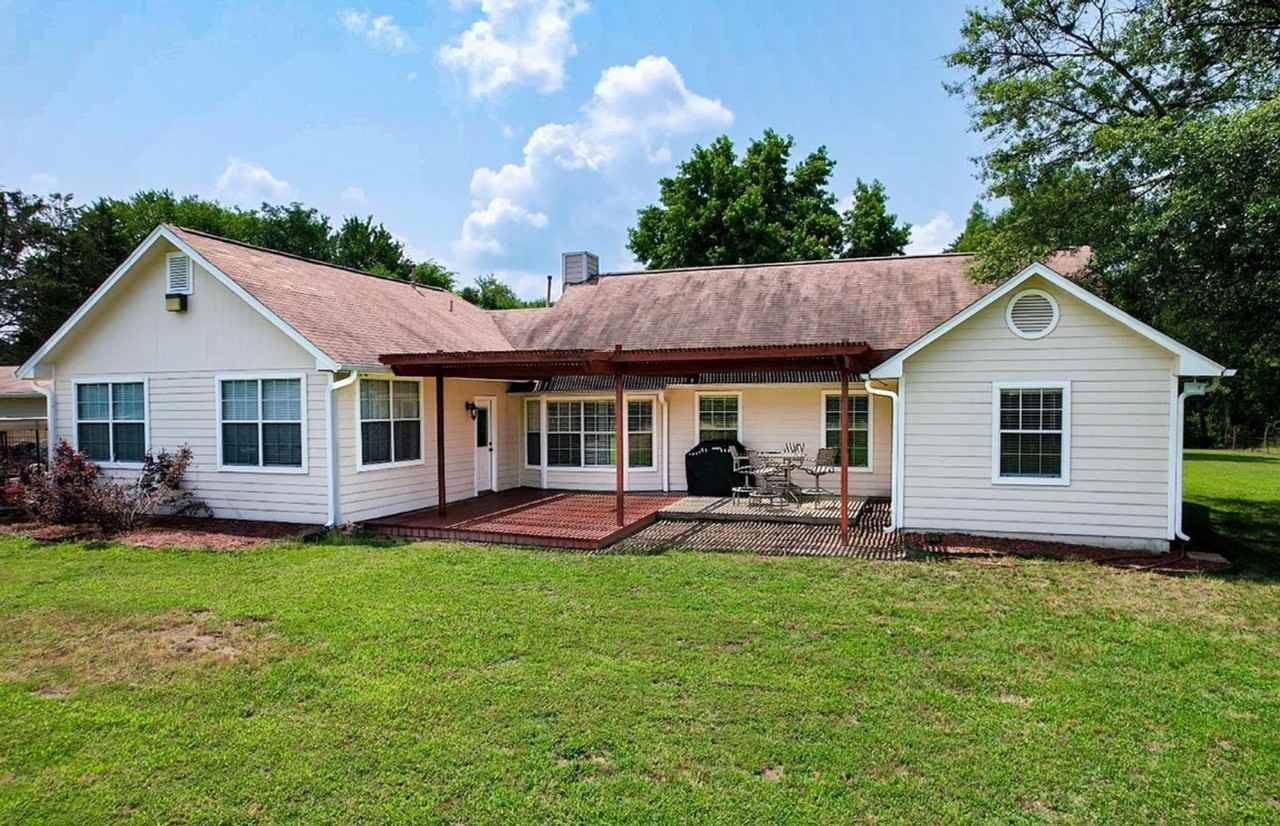 1007 County Road Ne 2010 - Photo 2 of 19