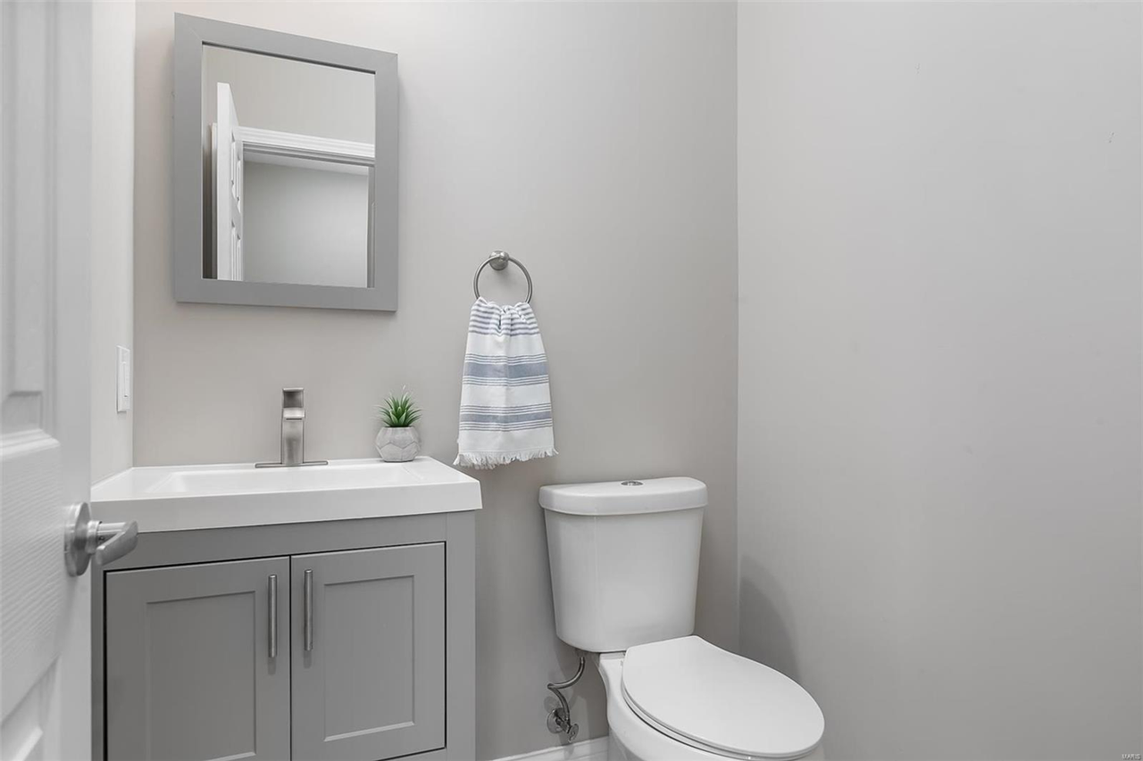 4229 Humphrey St - Photo 4 of 9