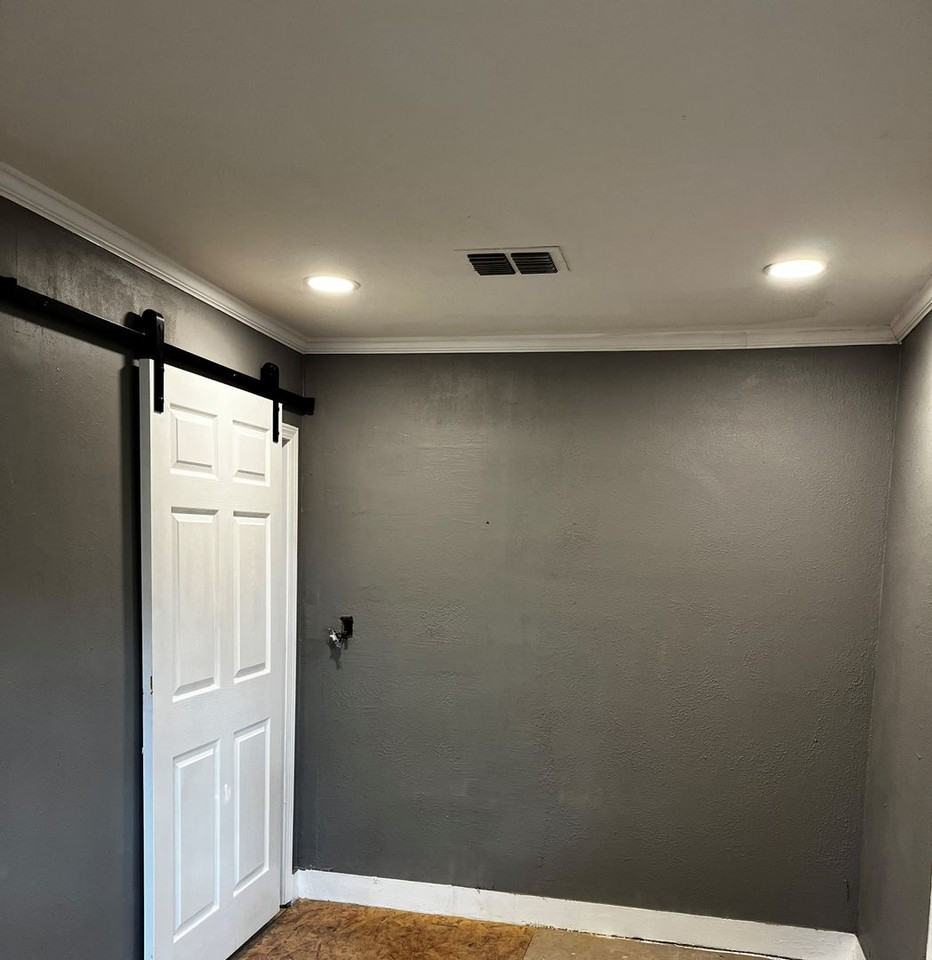 317 Edwards St - Photo 2 of 6