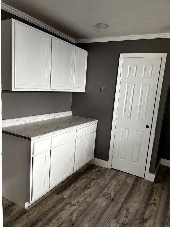 317 Edwards St - Photo 3 of 6