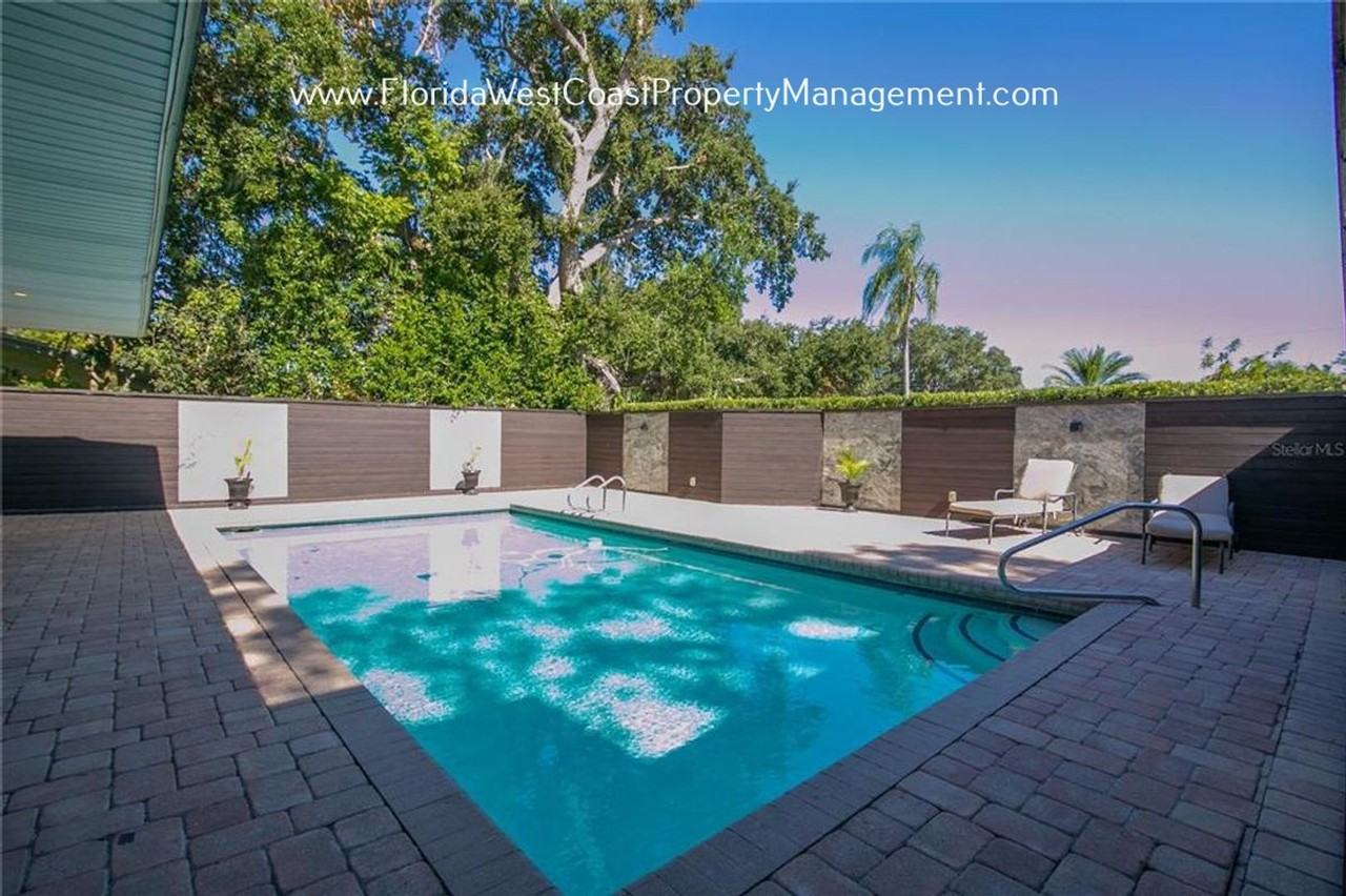 2115 Harley Ave - Photo 2 of 22