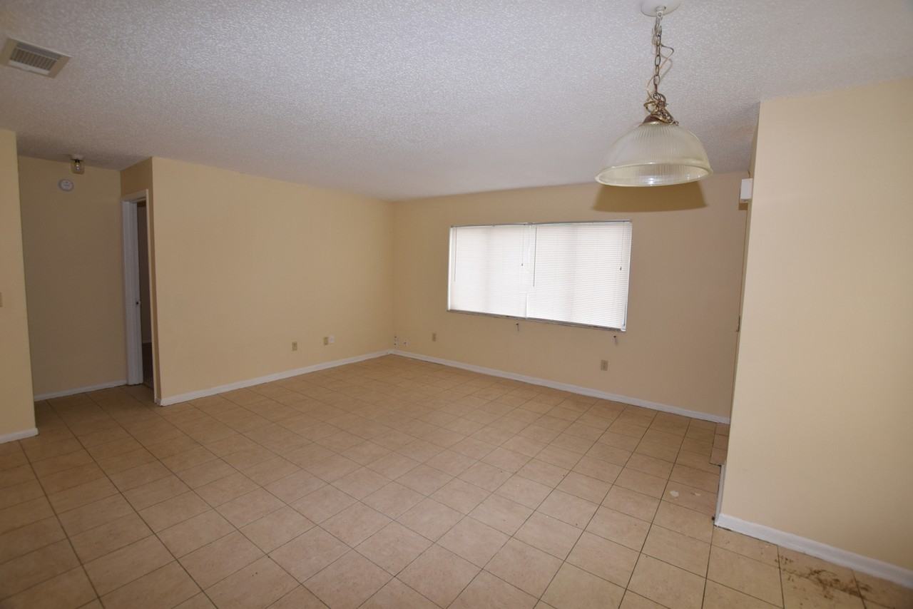 4705 Bay Willow Ct - Photo 2 of 9