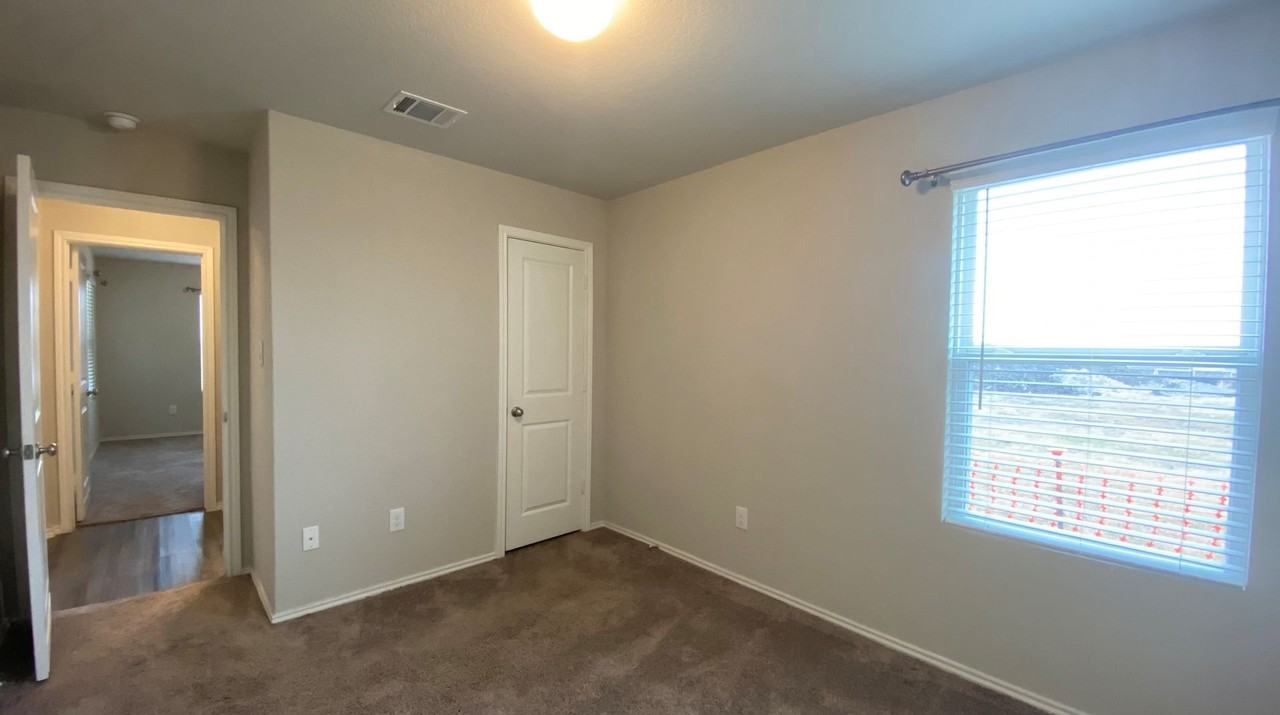 10410 Waverunner - Photo 4 of 31