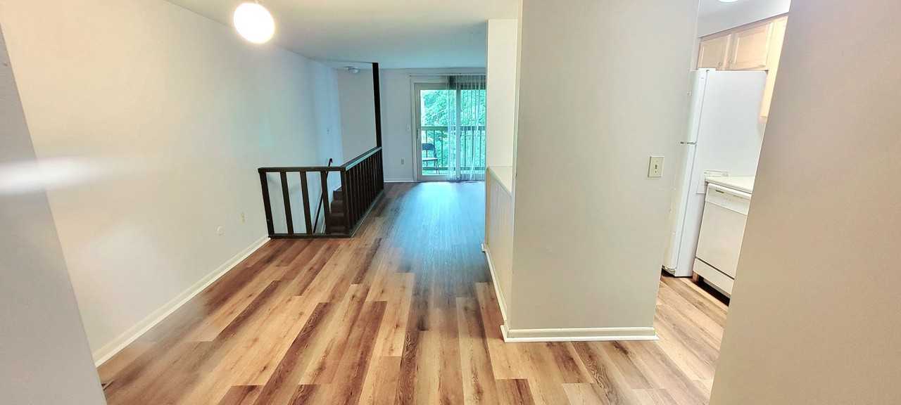 2024 Summit St - Photo 4 of 18