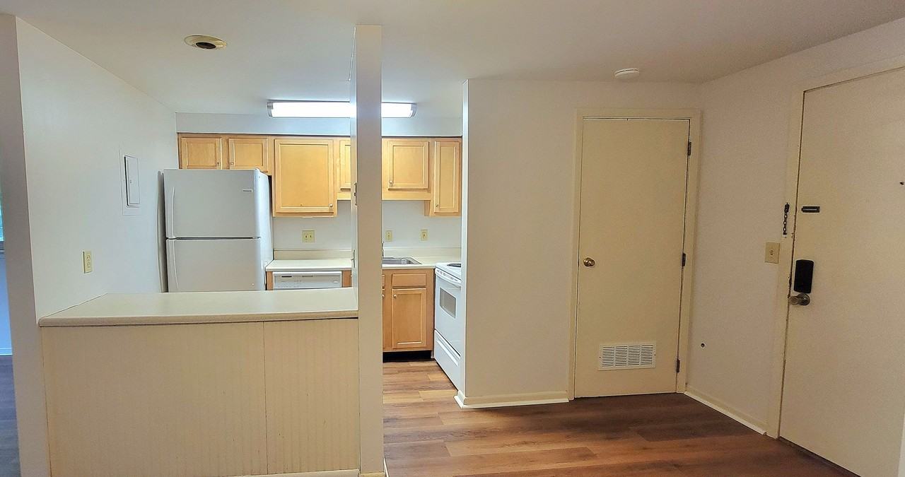 2024 Summit St - Photo 6 of 18