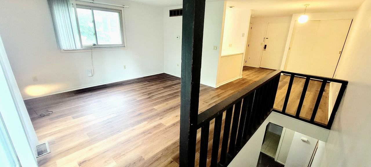 2024 Summit St - Photo 3 of 18