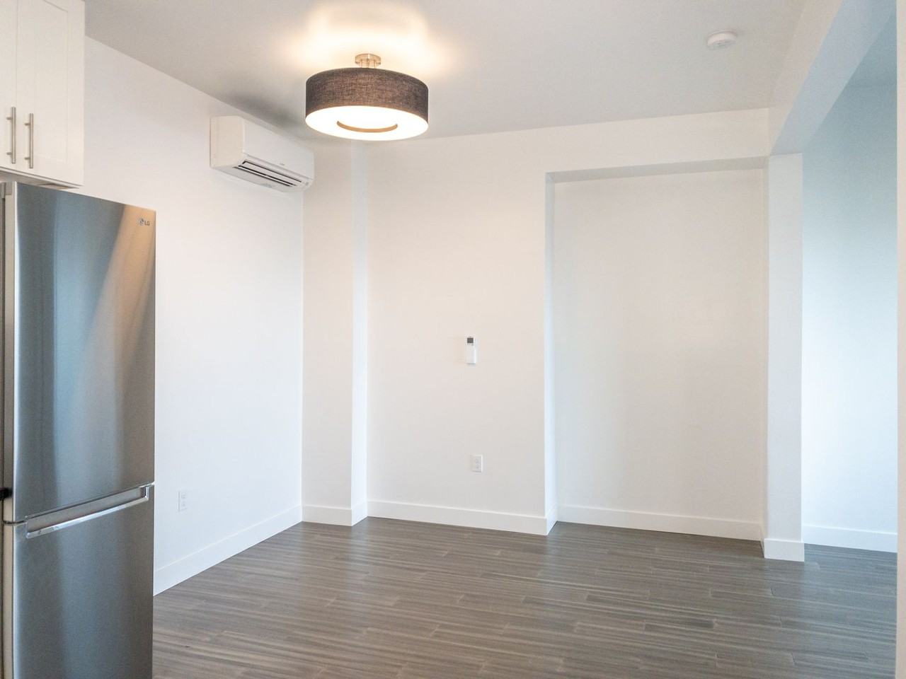 77 Bulkley Ave - Photo 5 of 24