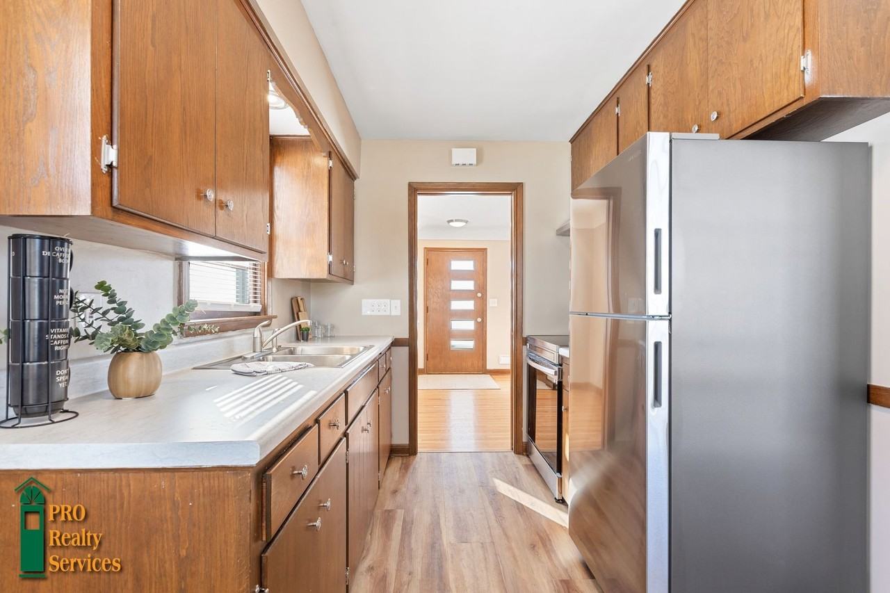 8700 W 35th St - Photo 2 of 26