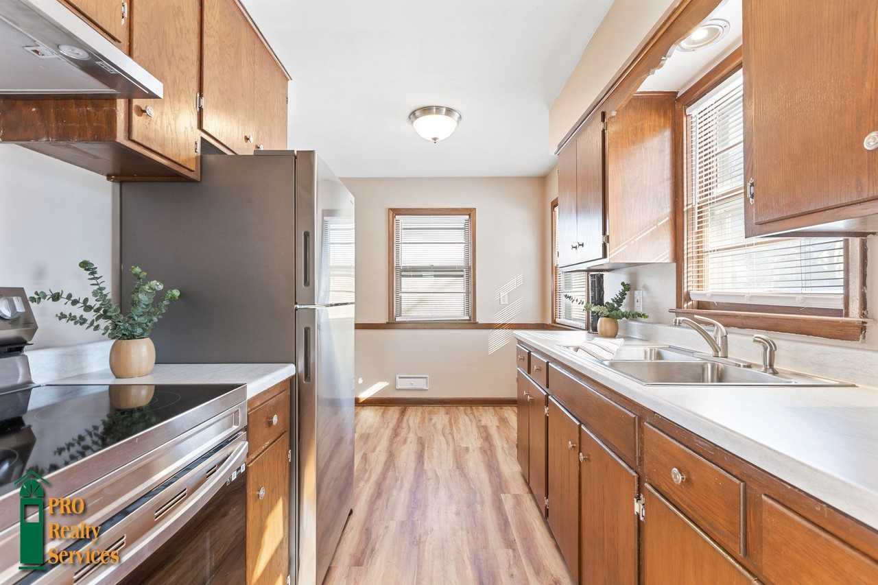 8700 W 35th St - Photo 3 of 26