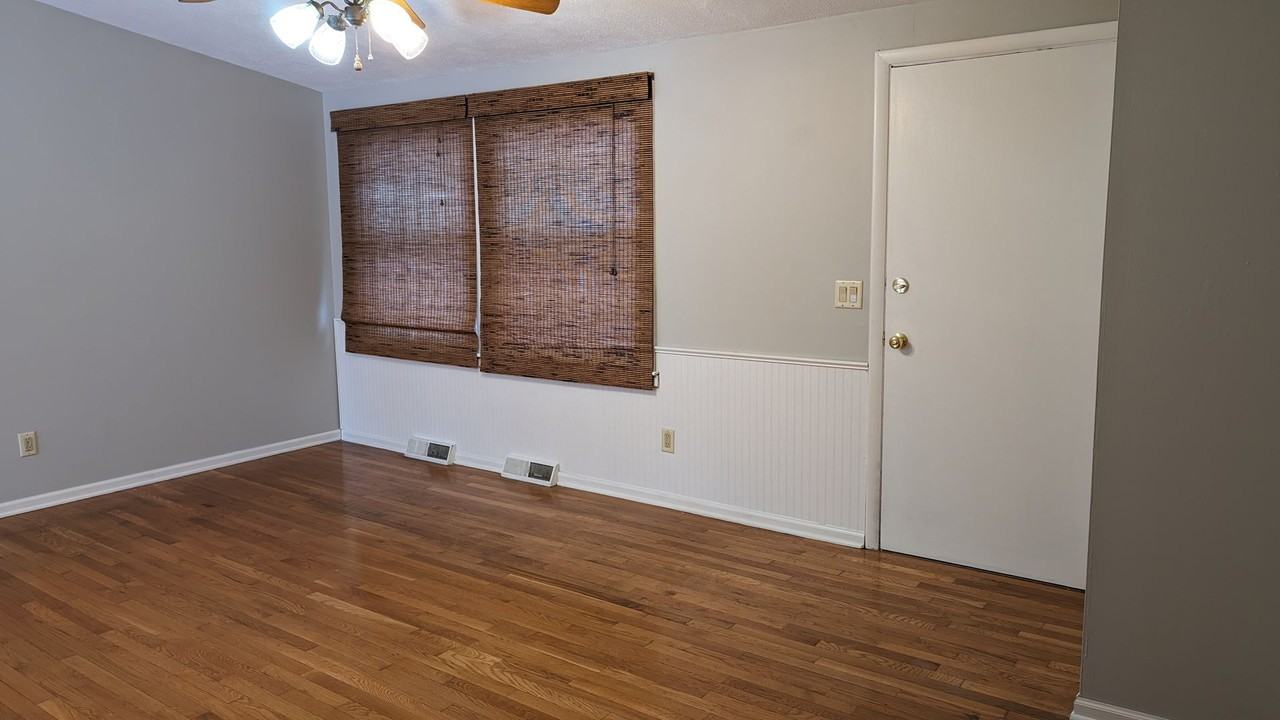 6102 Peachtree St - Photo 3 of 16