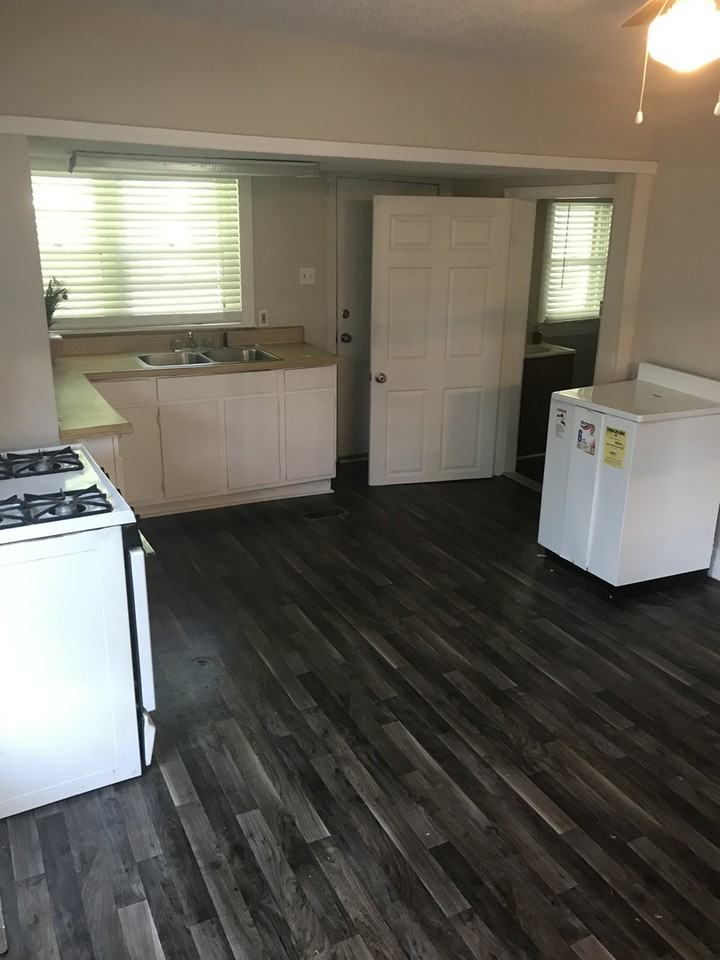 408 N Morris St - Photo 3 of 5