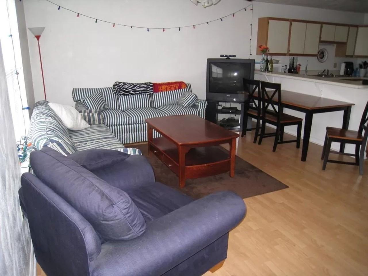 802 Patrick Henry Dr - Photo 3 of 10