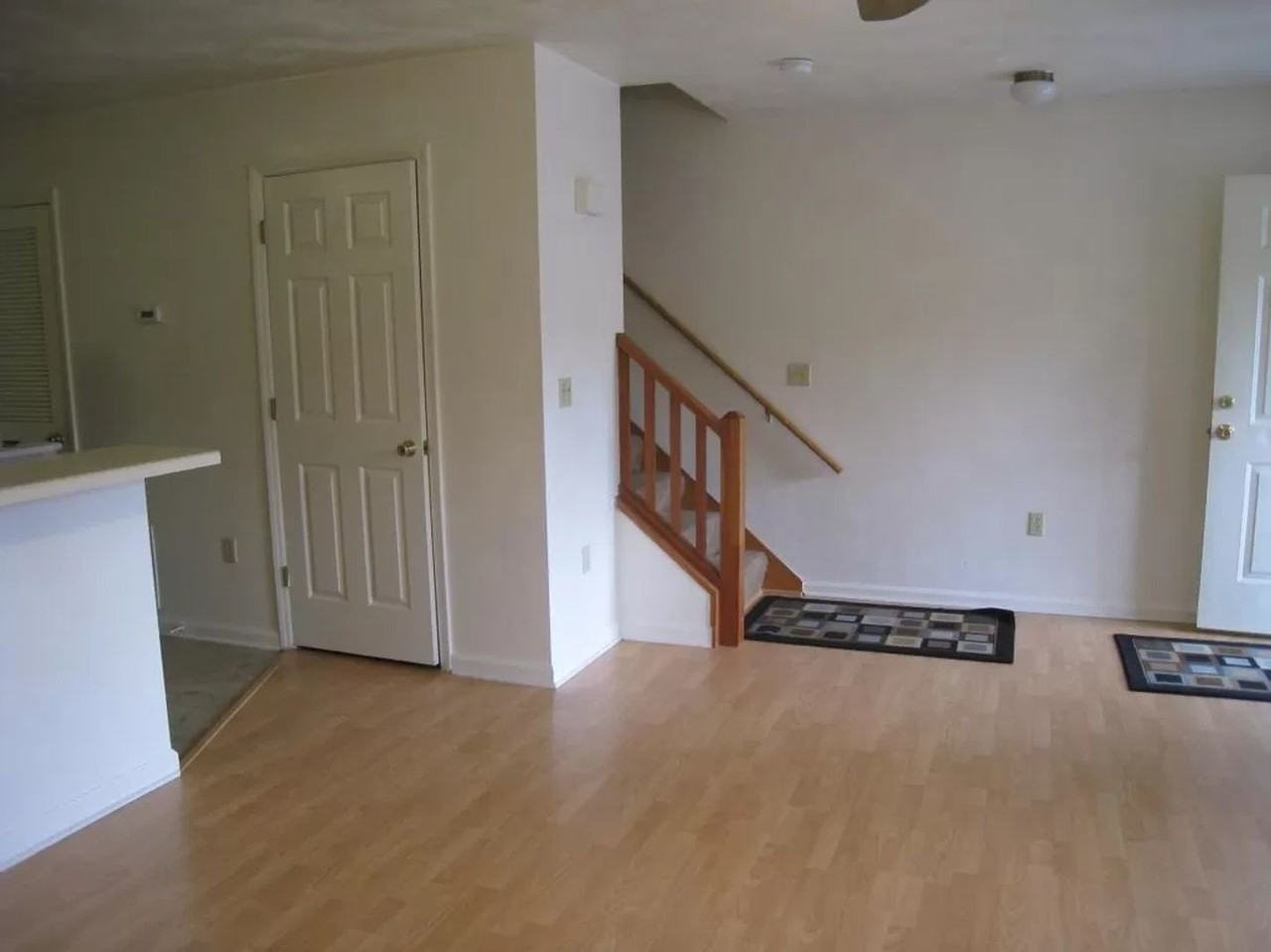 802 Patrick Henry Dr - Photo 4 of 10