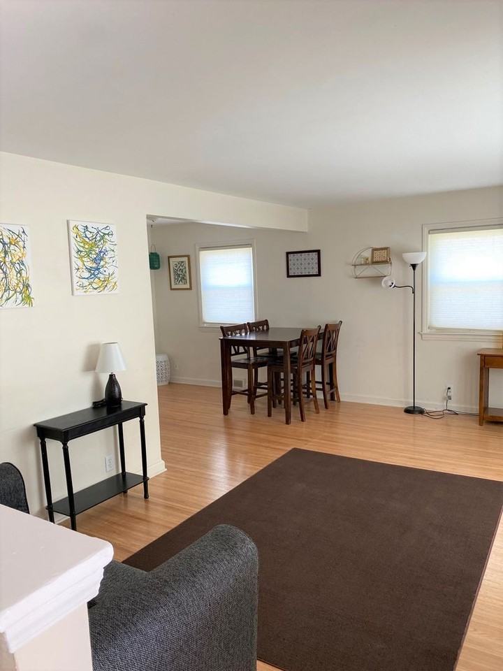 10 Stanford Rd W - Photo 2 of 32