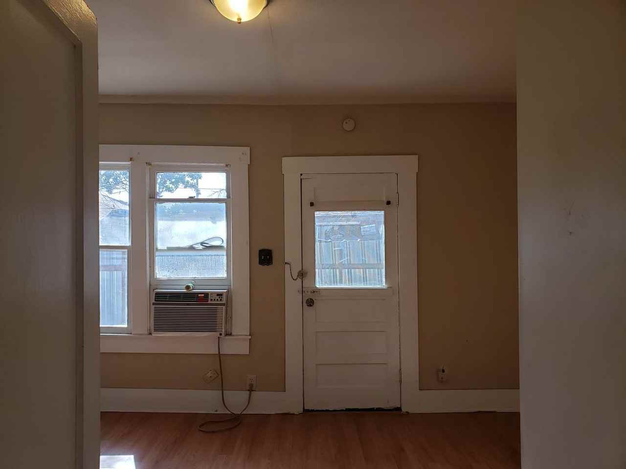 1320 Monterey St - Photo 4 of 13