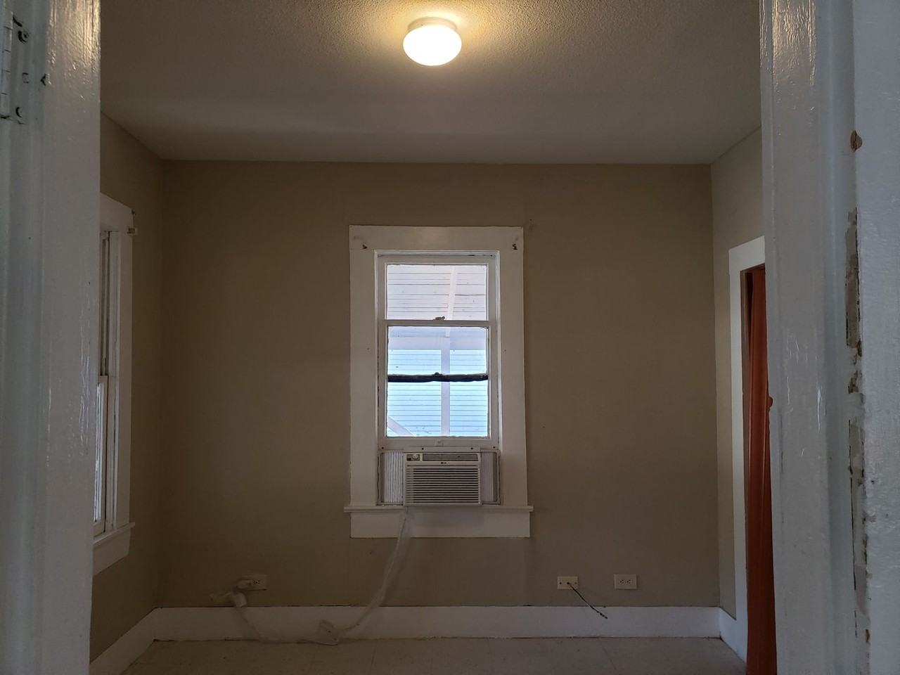 1320 Monterey St - Photo 6 of 13