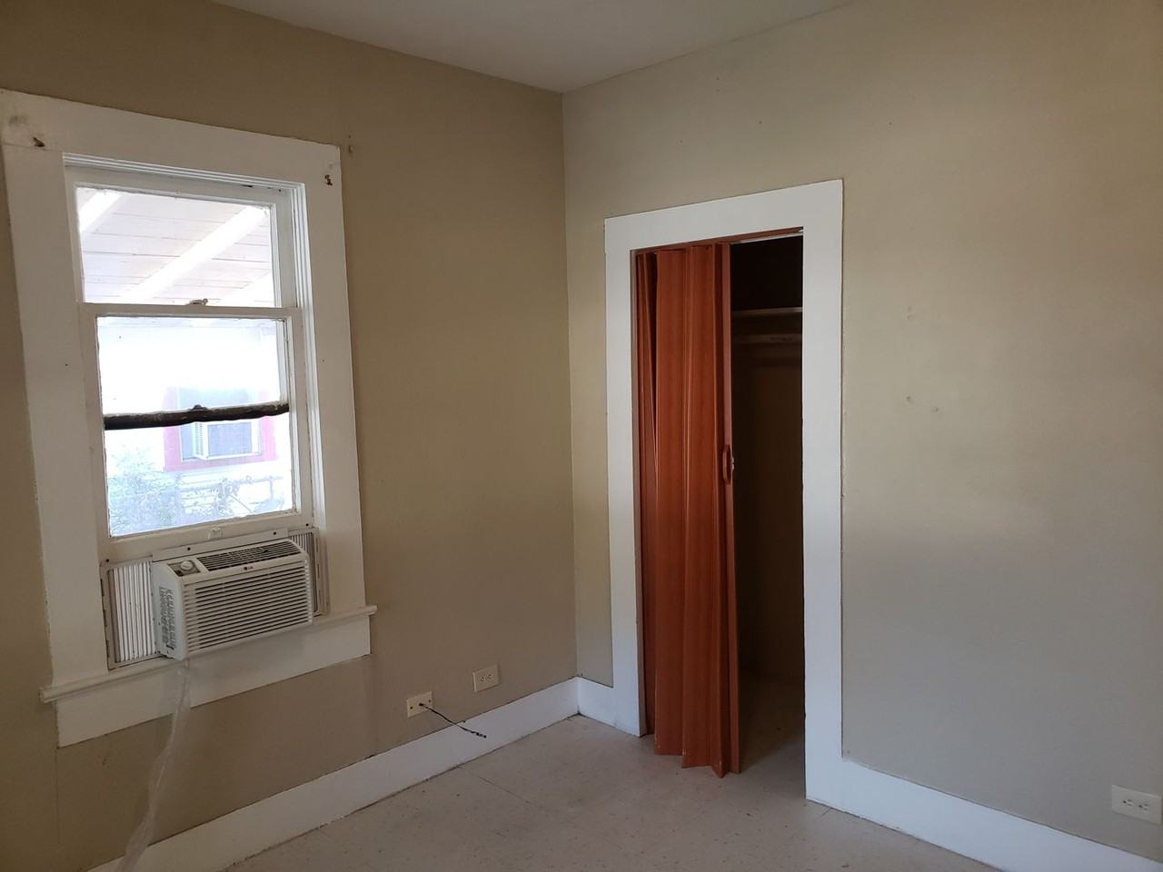 1320 Monterey St - Photo 7 of 13