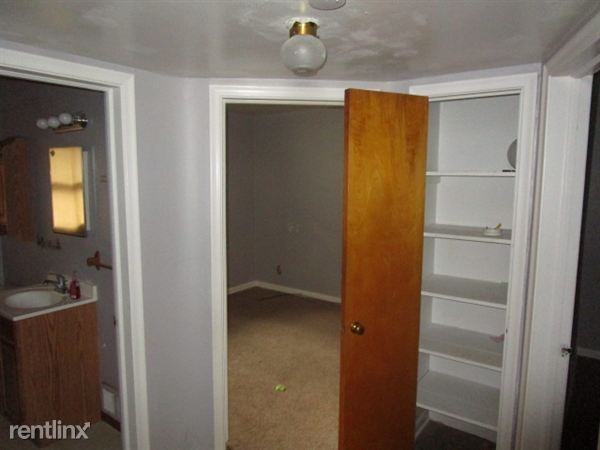 2914 Cheyenne Ave - Photo 2 of 4