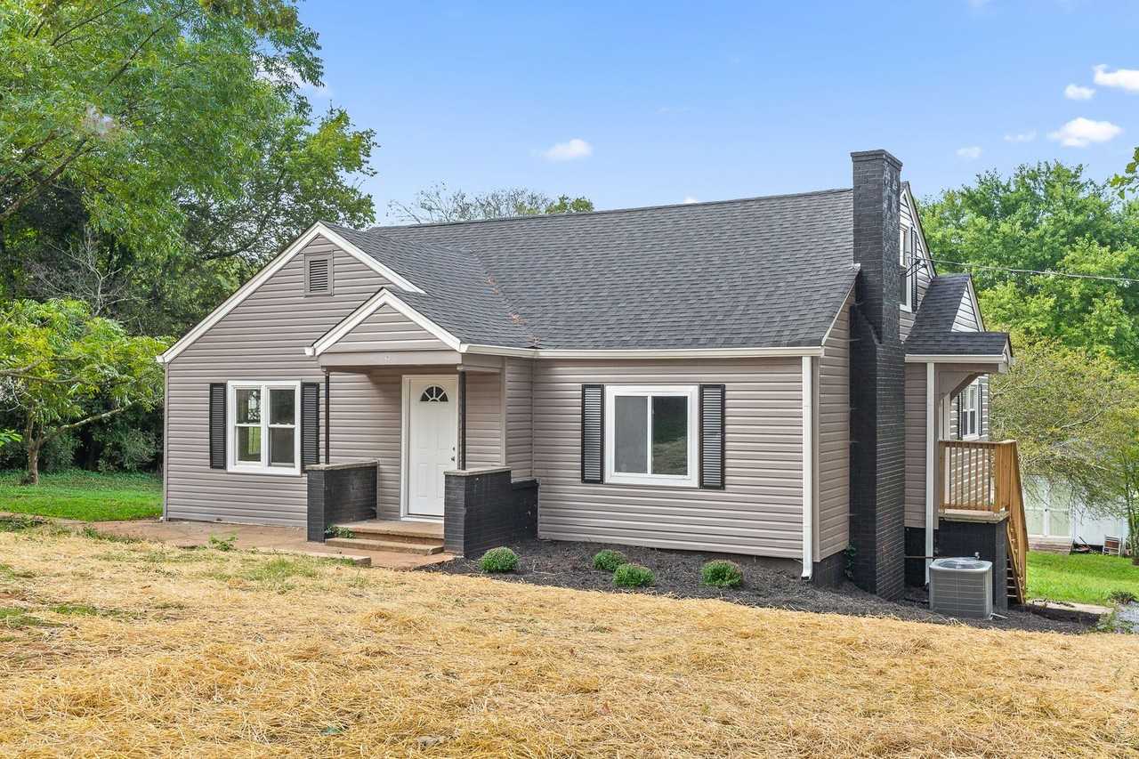 346 Poplar St - Photo 2 of 27