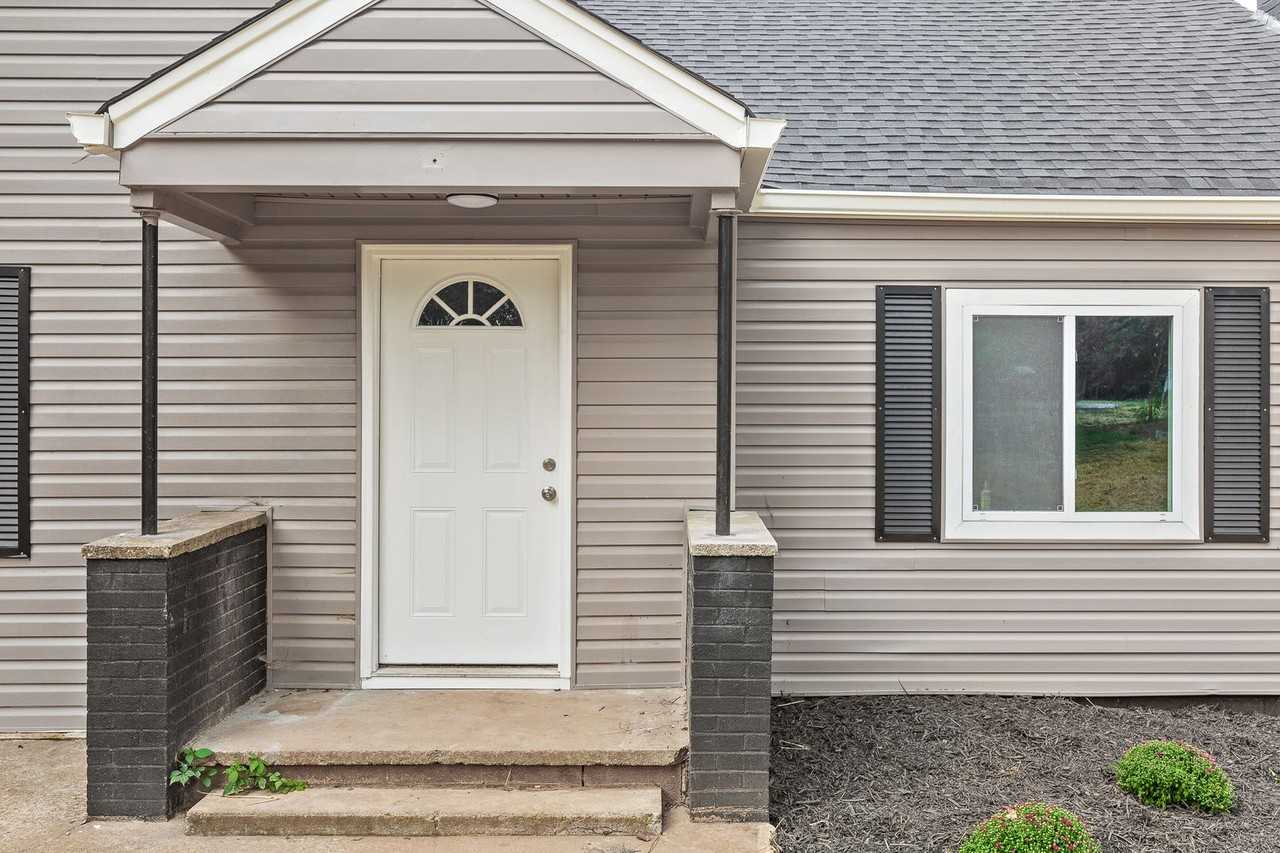 346 Poplar St - Photo 3 of 27