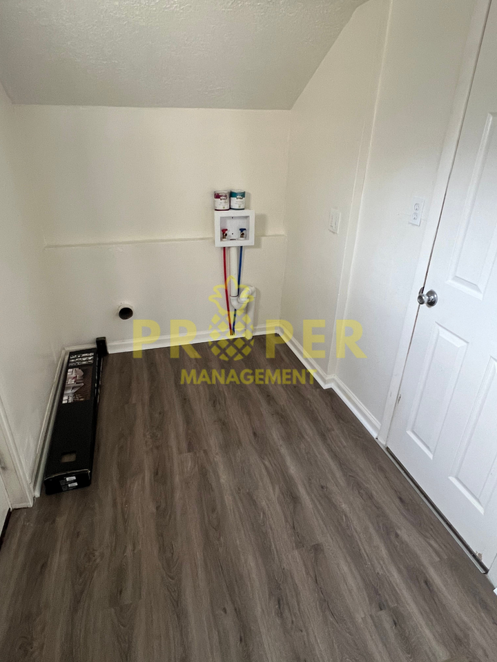 4600 Kings Hwy - Photo 2 of 9