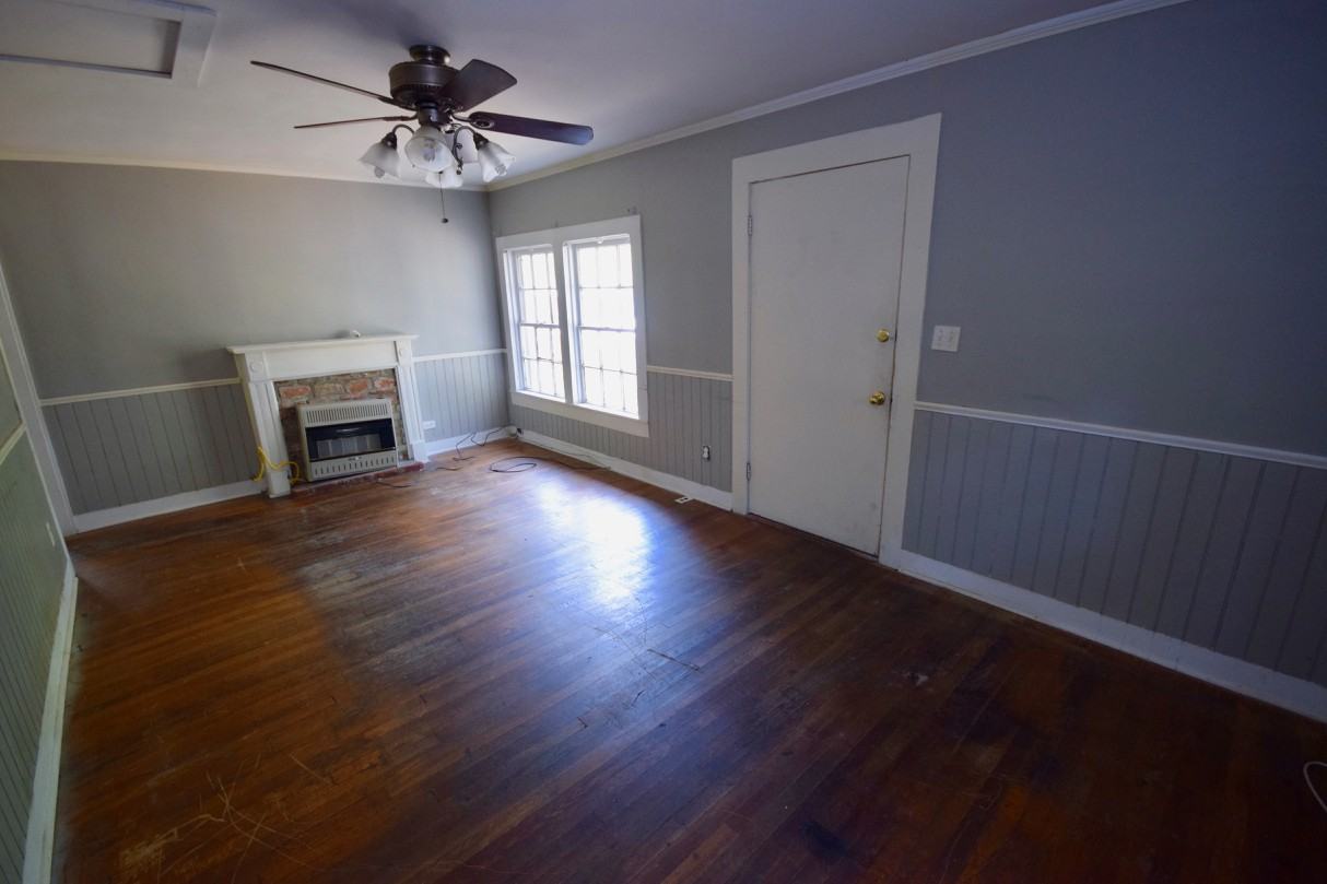 103 Myrtle St - Photo 3 of 9