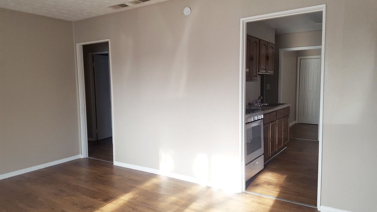 2158 Ulen Ln - Photo 2 of 11