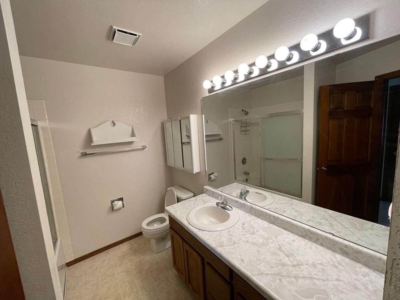 2224 Myrtle Drive - Photo 7 of 28