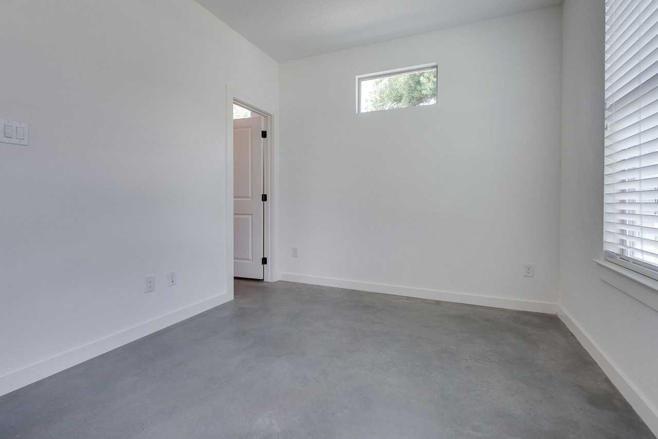 2703 Lubbock Ave - Photo 7 of 12