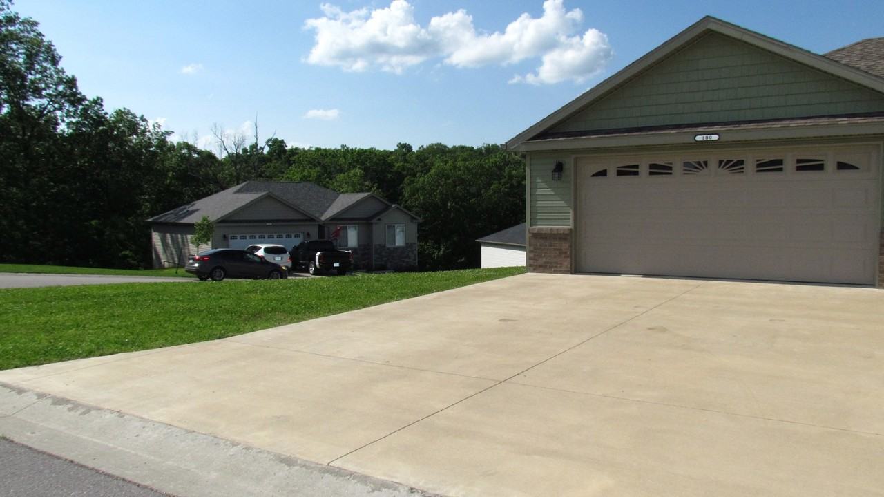 100 Greythorn Ct - Photo 2 of 50